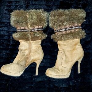 Vintage Splash SZ6 Tan Furry Heeled Boots